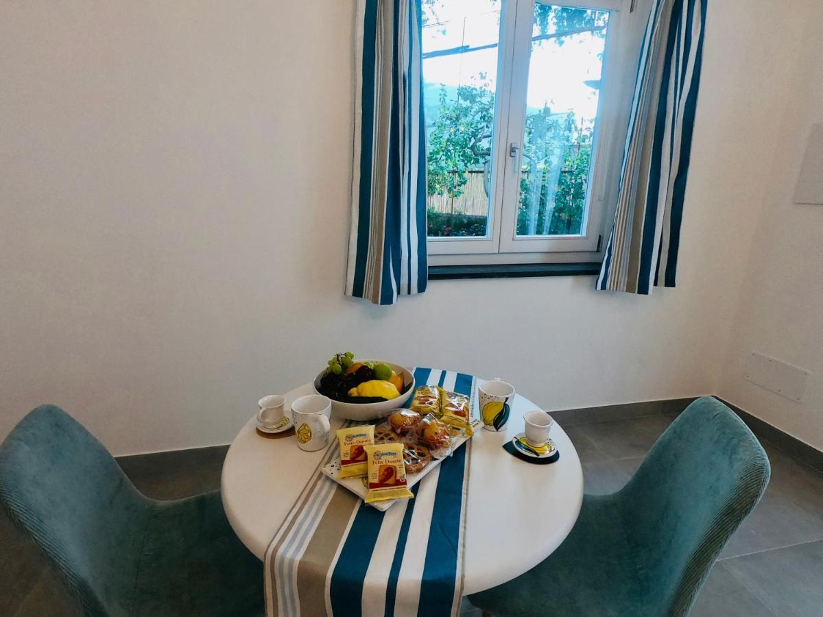 Flavia'S Lemons Bed & Breakfast Sorrento Ngoại thất bức ảnh