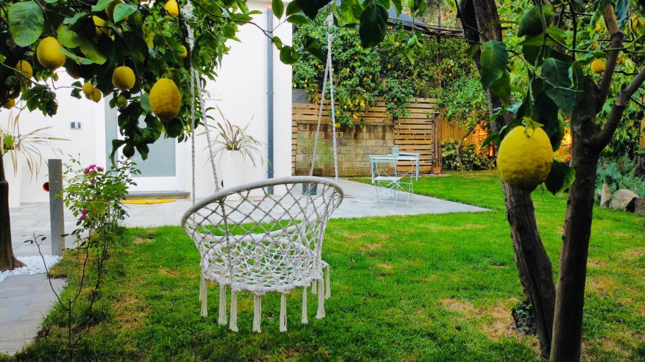Flavia'S Lemons Bed & Breakfast Sorrento Ngoại thất bức ảnh